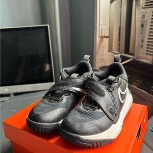 Nike Black Sneakers with Durable Rubber Sole